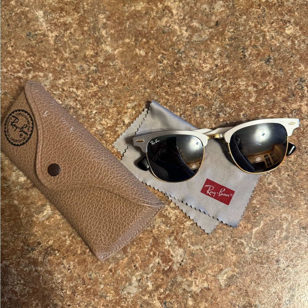 Ray-Ban Women's Black and Silver Sunglasses